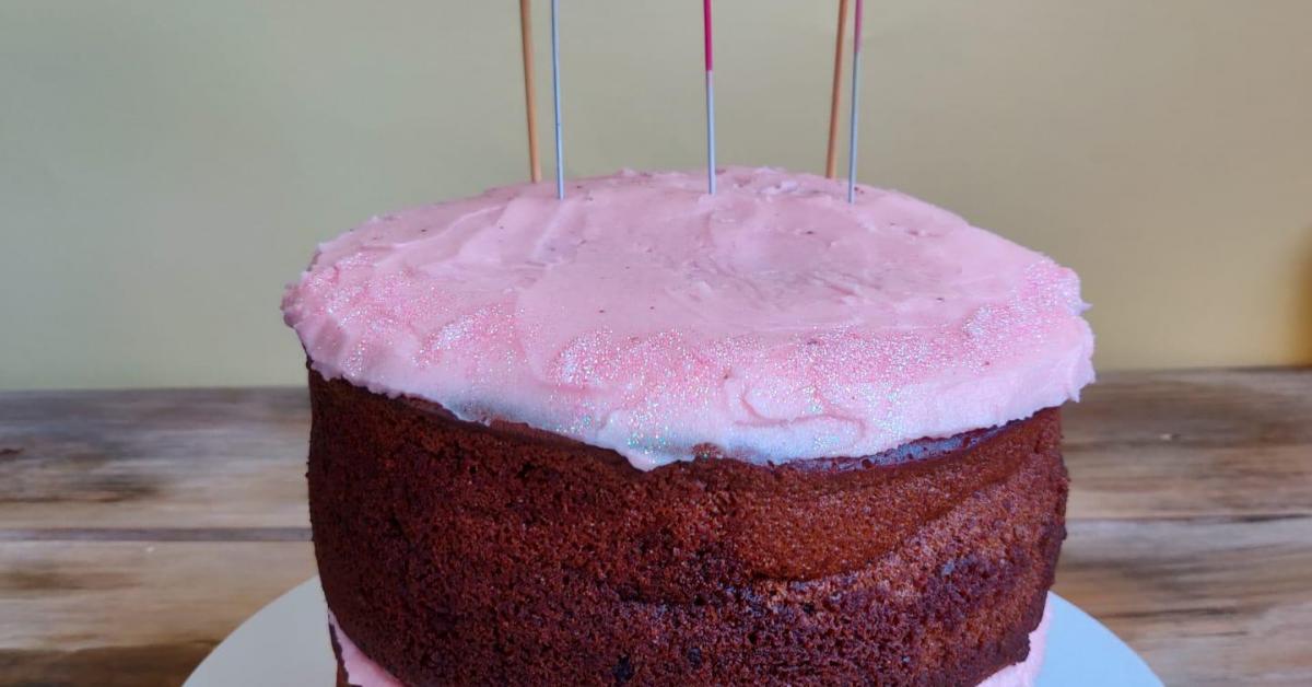 Bolo de Chocolate com Cobertura de Buttercream de Mascarpone de
